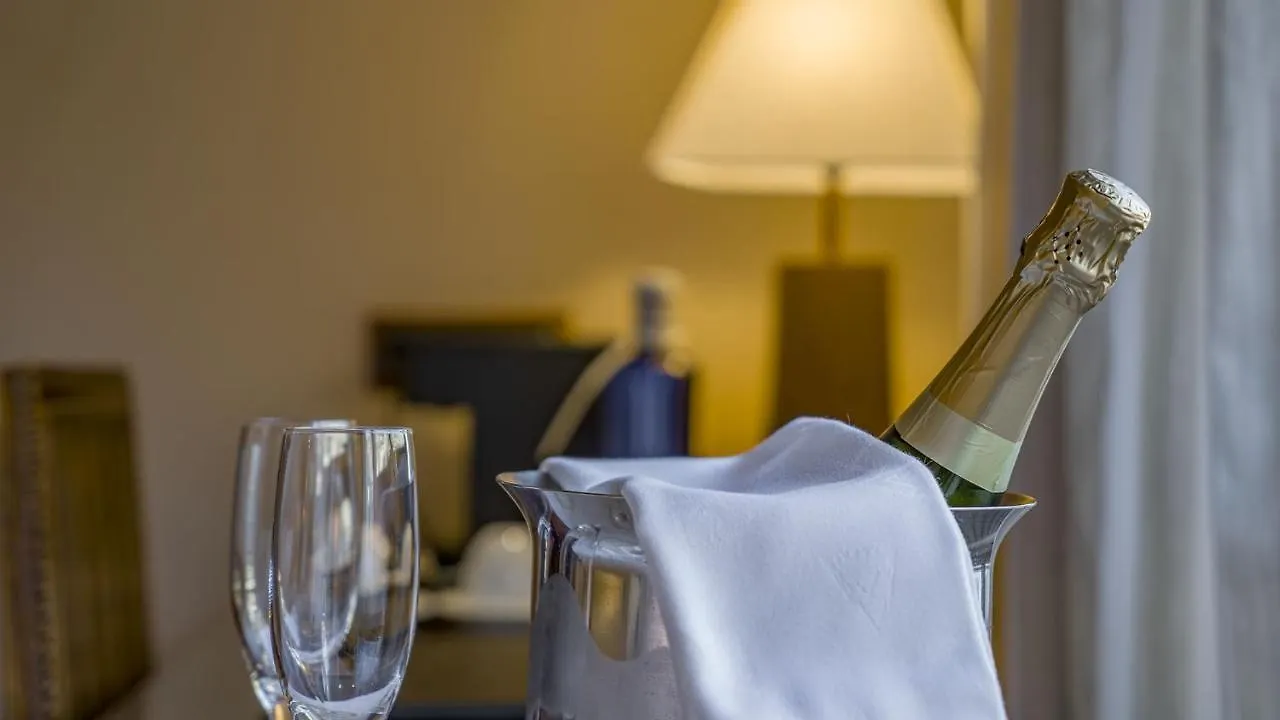 Roc Blanc Hotel & Spa Andorra la Vella 4*,