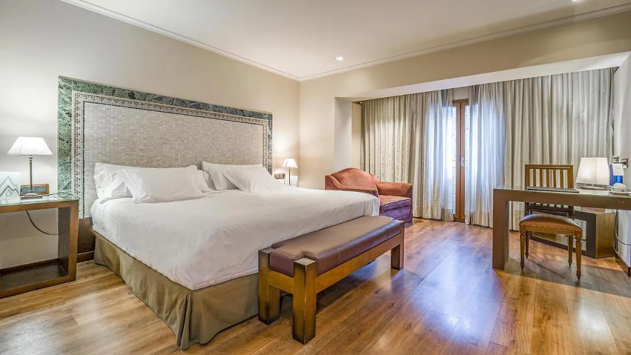 Roc Blanc Hotel & Spa Andorra la Vella 4*,  Andorra