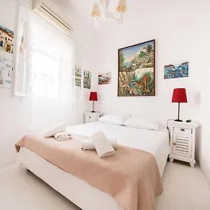 Delphines Hotel